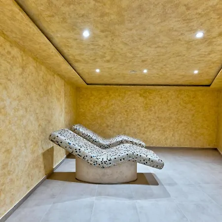 Golden Pine Lux Wellness And Apartment
