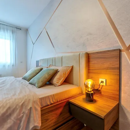 Apartment Golden Pine Lux Wellness And