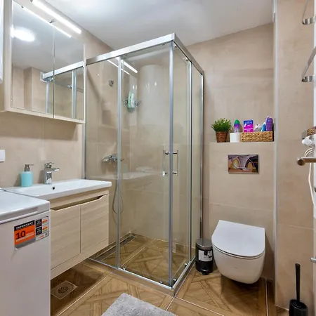 Golden Pine Lux Wellness And Apartment