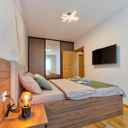 Golden Pine Lux Wellness And アパート ズラティボール